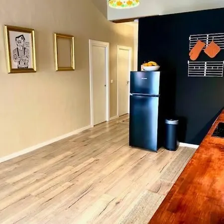 Lovely Flat In Apartment *